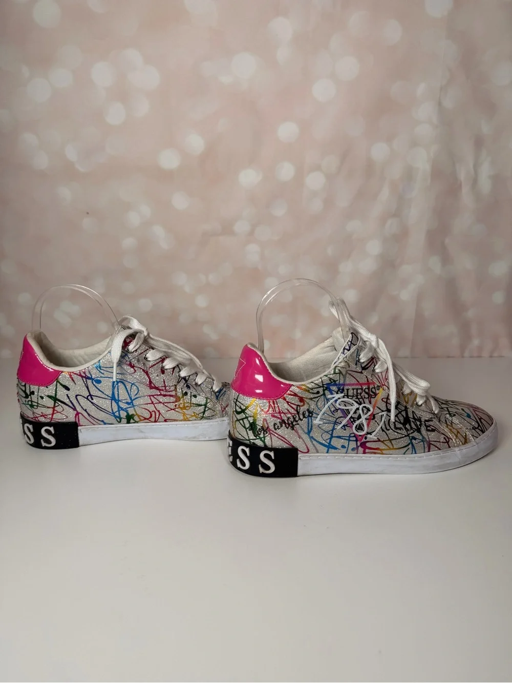GUESS Fashion Sneaker White Graffiti Print